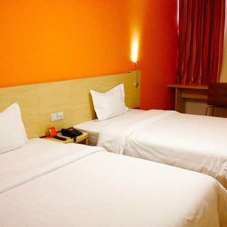 7Days Inn Chengdu Century City New Exhibition Center Bagian luar foto